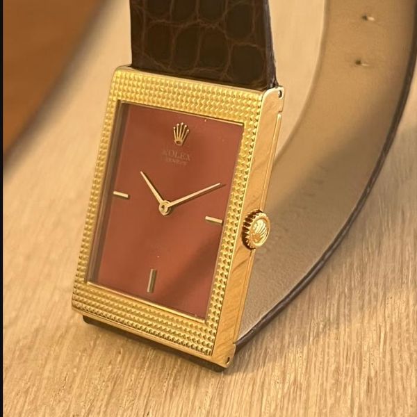 Rolex Cellini Ref. 4127 – 18k gull – rød “mirror dial” – Cl…