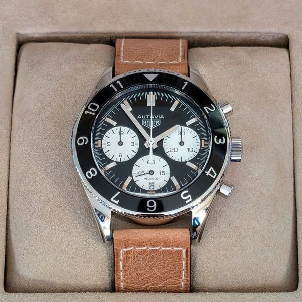 TAG Heuer Autavia Heritage 02 Chronograph, Ref. CBE2110.FC8…