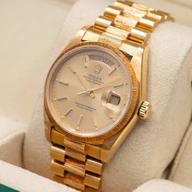 Rolex Day-Date President in 18k yellow Gold, factory bark f…