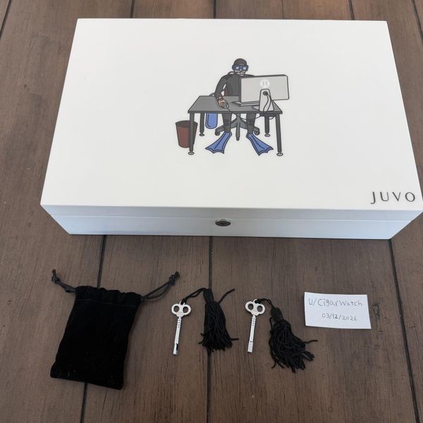 [WTS] Juvo Desk Diver watch box
