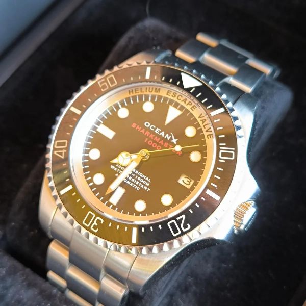 Diver Oceanx Sharkmaster 1000