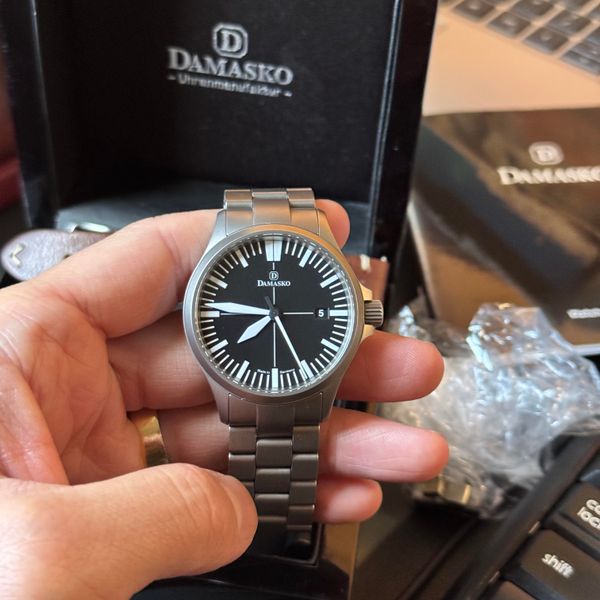 [WTS] Damasko DS30 Mint on bracelet and OEM leather (reserv…