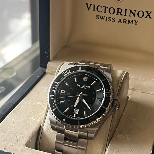 [WTS] Victorinox Swiss Army Maverick Large Black Dial 43mm …