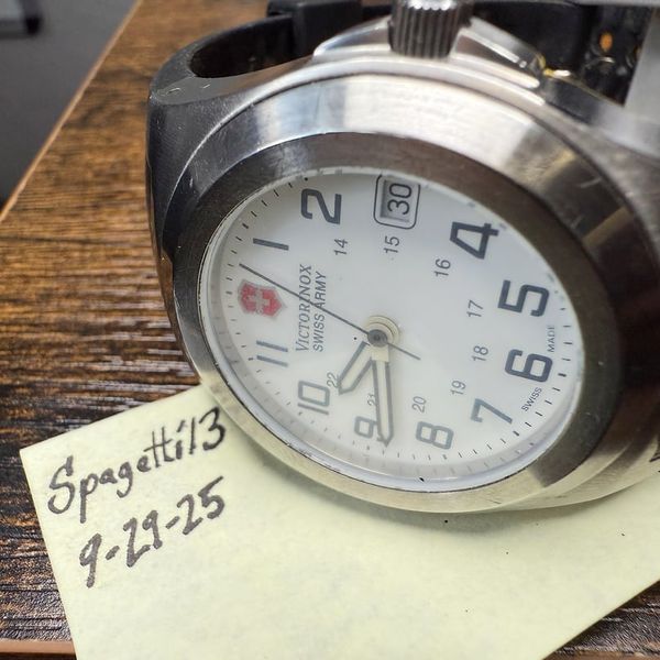 [WTS] Victorinox Swiss Army Excursion 39mm