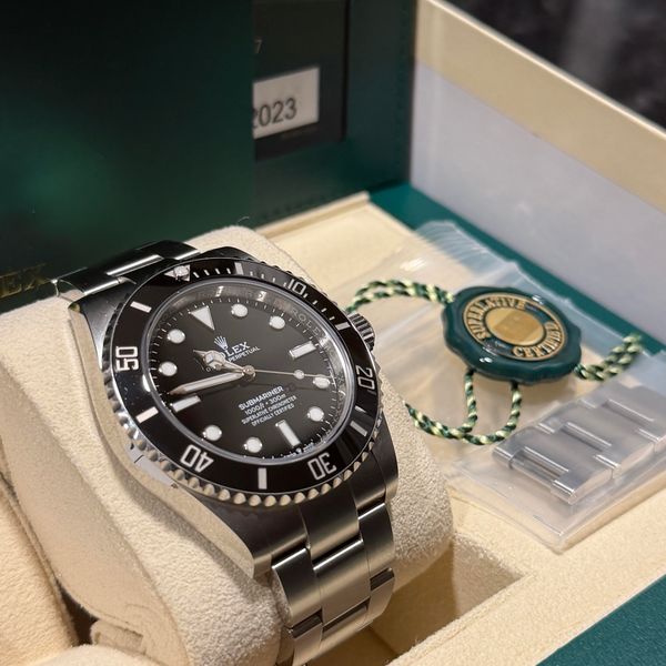 [WTS] 2023 Rolex Submariner 124060 No Date - Complete Colle…