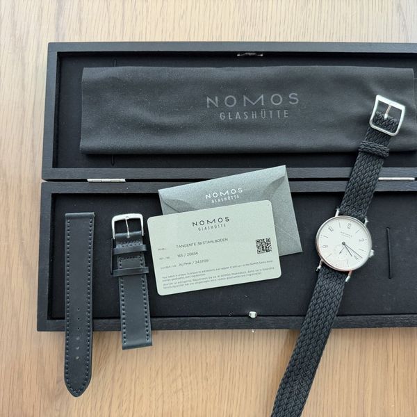 NOMOS Tangente 38 Ref. 165 aus 2023 neuwertig