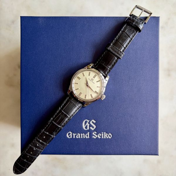 FS: Grand Seiko SBGW231 (with bonus premium straps)