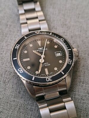 Technos Sky Diver 200m