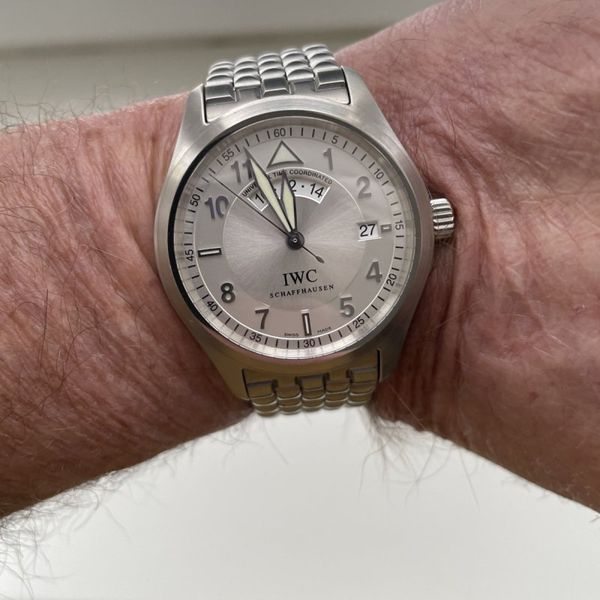 IWC silbernes Blatt, UTC mit Pyramidenband