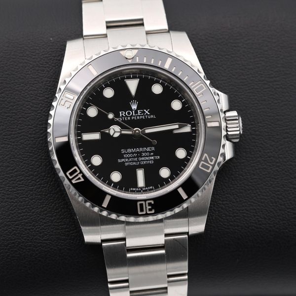 [WTS] Rolex Submariner No Date - 40MM - REF 114060. Card in…