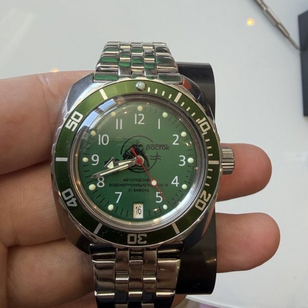 Vostok Amphibia diver scuba dude grün