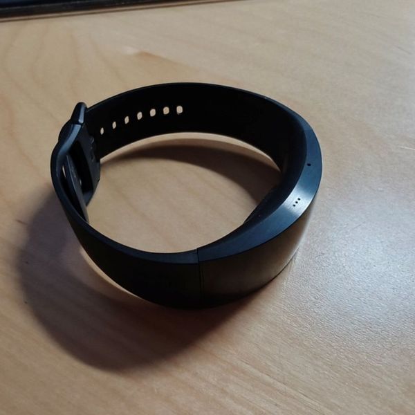 Amazfit X - Fitness-Armband mit Curved-Display