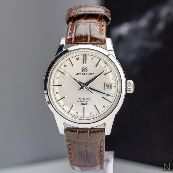 [WTS] Grand Seiko SBGJ217G: Apparently a GMT Can Wear a Sui…