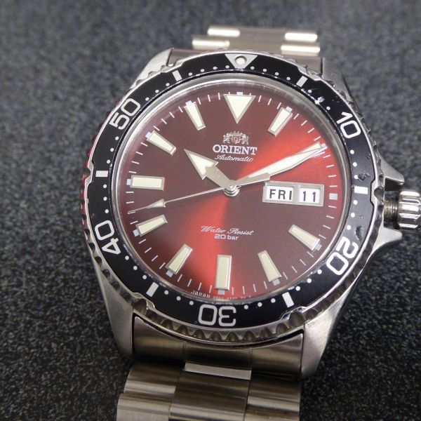 Orient Kamasu Sunburst Red dial