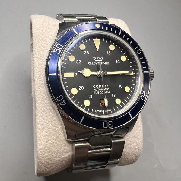 39mm Glycine Combat Sub on bracelet, full kit