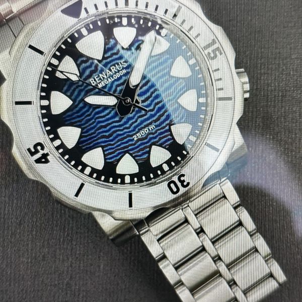 Benarus Megalodon Damast Dial