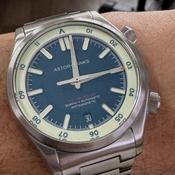 [WTS] Astor + Banks Sea Ranger M2 Insane Lume and 68 HR PR …