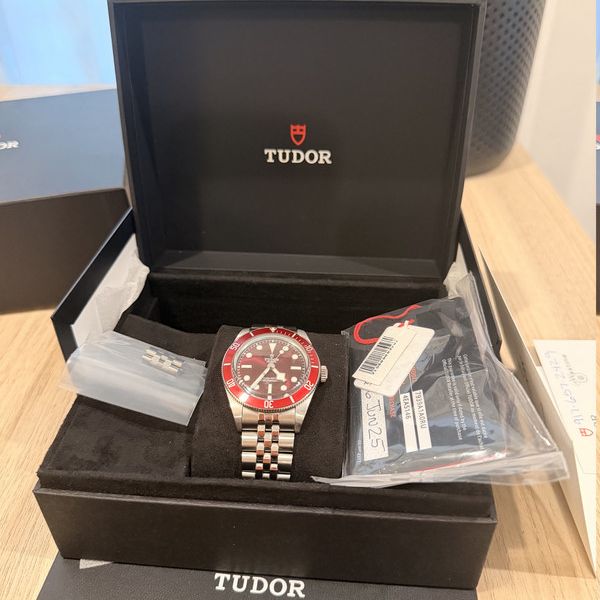 FS: 2025 Tudor Black Bay 58 Red Burgundy Dial Jubilee Steel…