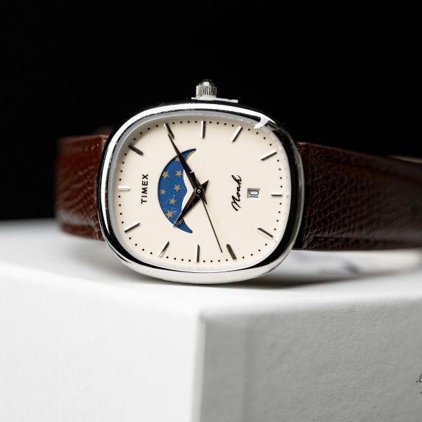Timex Oval Moon Phase