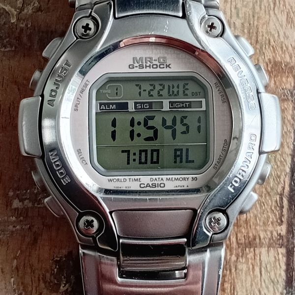 TR: G-Shock MR-G 220