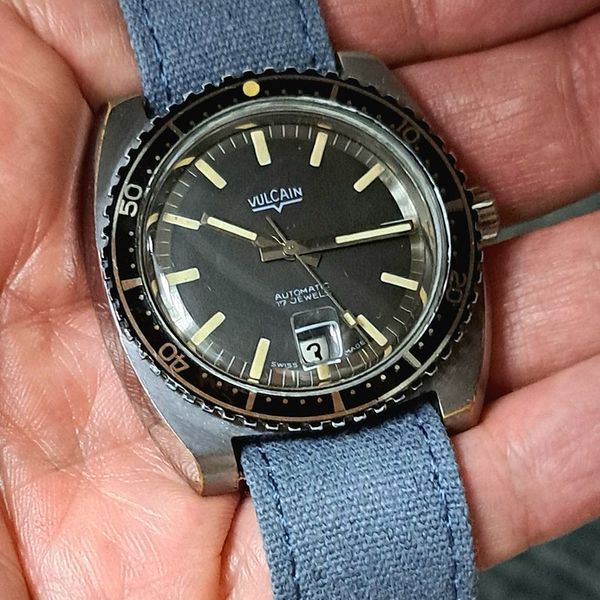 Vintage Vulcain Diver Auto 17 Jewels Date at Six Reduced
