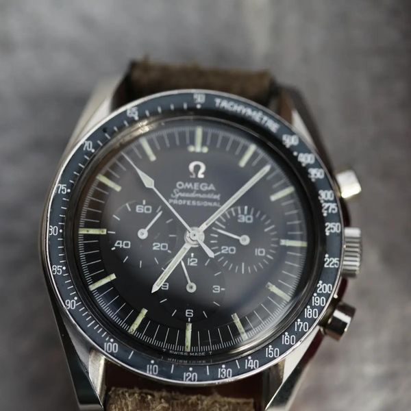 Speedmaster 105.012-66 CB casing. Tropical discoloration
