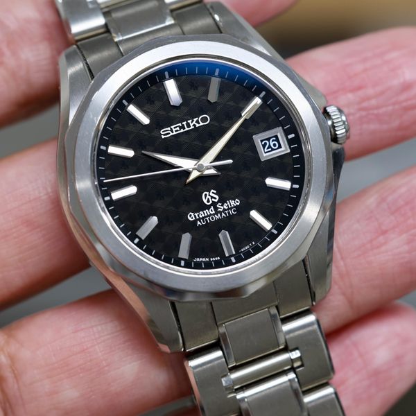 [WTS] Grand Seiko. SBGR011. Titanium. Gorgeous texture dial…