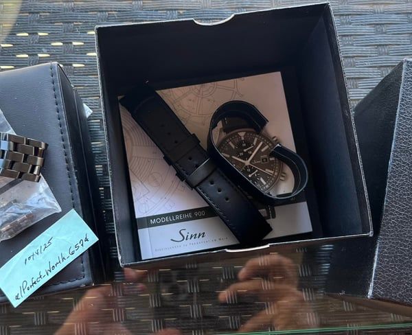 [WTS] Sinn 900 DLC 45mm Ref 900.010, Box, manual, extra str…
