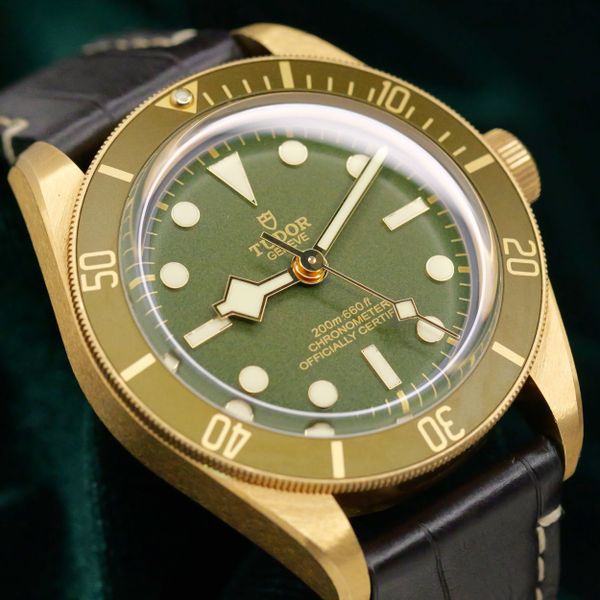 FSOT: Tudor Black Bay 58 Green Dial Green Bezel 18K Yellow …