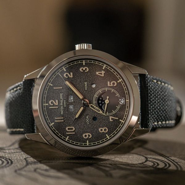Patek Philippe Calatrava 5326G - Annual Calendar Travel Time