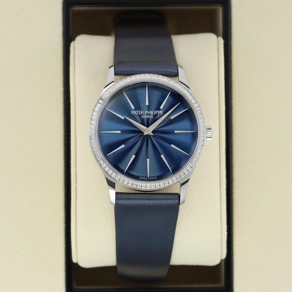 Patek Philippe Calatrava Ladies Automatic 35mm 4997/200g-001