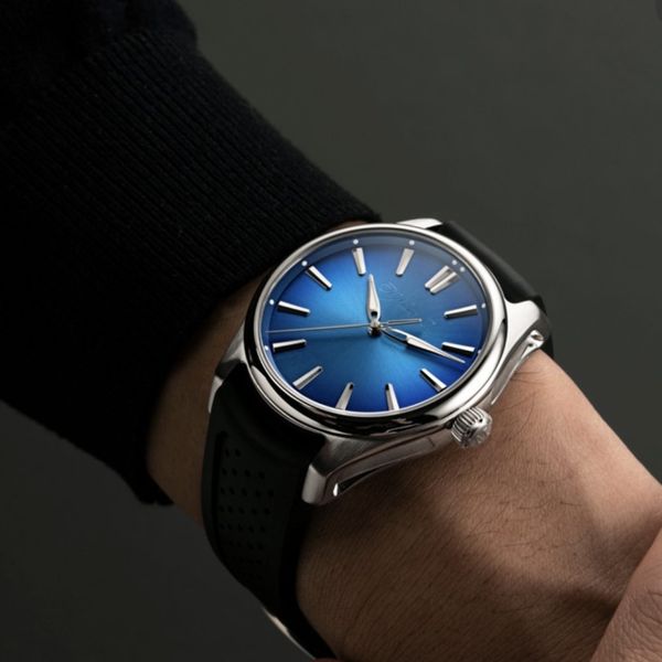 H.Moser & Cie Pioneer Artic Blue 40mm