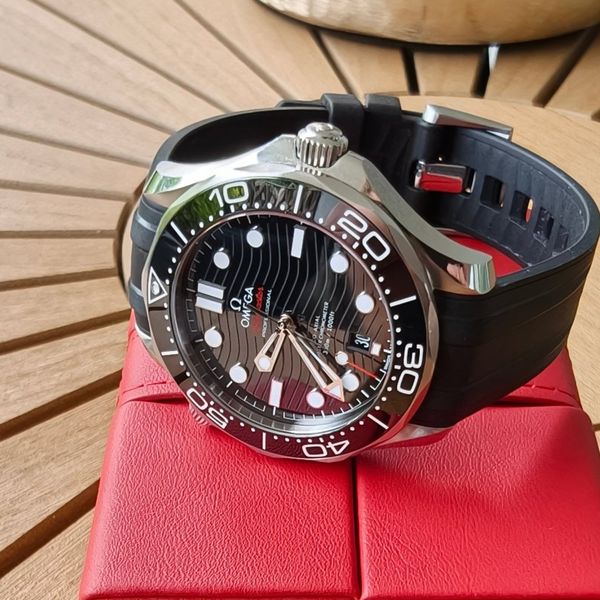 Omega Seamaster Diver 300M schwarz, 210.32.42.20.01.001