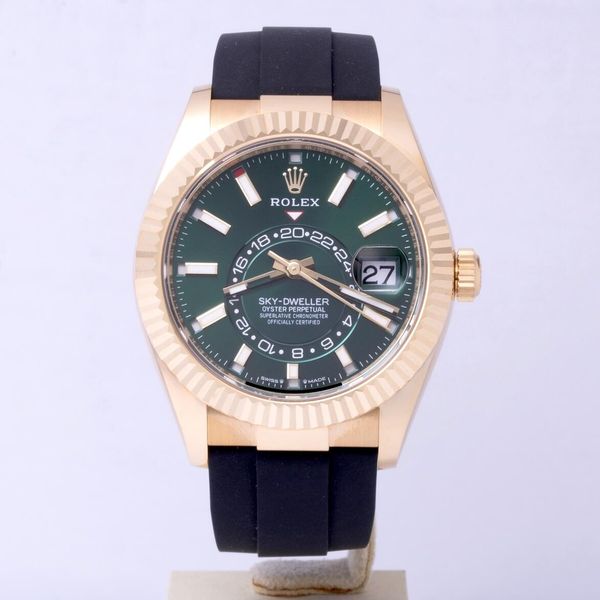 FSOT: Unworn Rolex Sky-Dweller Yellow Gold Green Dial Oyste…