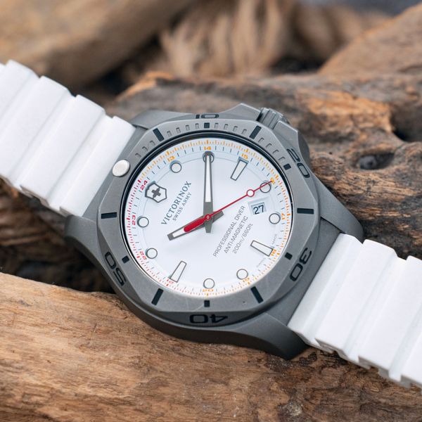 FS: Victorinox INOX Titanium Diver Full Set $220 Shipped