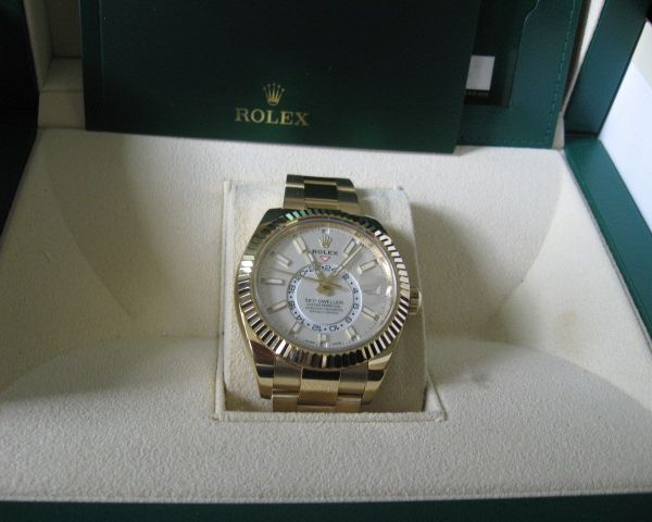FS: ROLEX 18K Yellow Gold Sky Dweller 326938