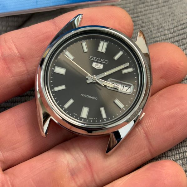 [WTS] [USA] Seiko 5 SNXS79 Automatic – Charcoal Sunburst Di…