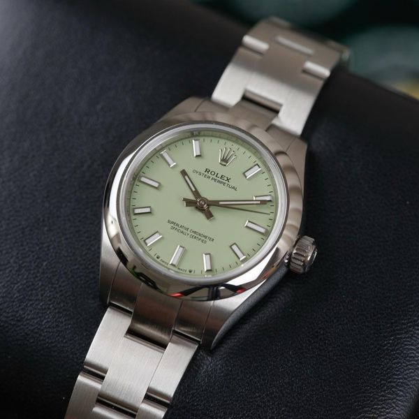 Rolex Oyster Perpetual 28mm 276200 "Pistachio" | 3/2026 Car…
