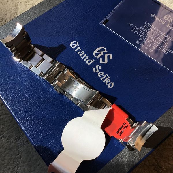 [WTS] Grand Seiko OEM 19mm bracelet from 39.5 case sbgm227.…