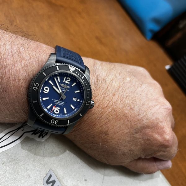Breitling M17368 46mm Black Diver