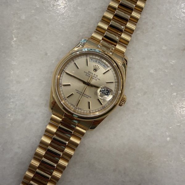 Rolex Day-Date ref. 118208 - 18k Yellow Gold President Brac…
