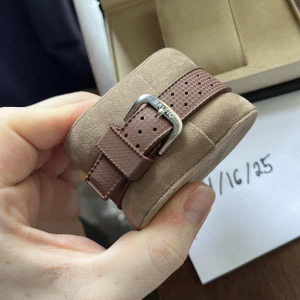 [WTT] Baltic Hermètique (Brown) on FKM strap