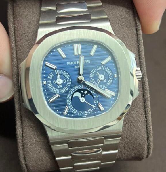 FSOT: 2023 Unworn Patek Philippe Nautilus 40mm White Gold B…