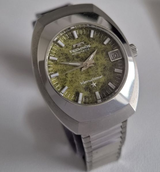 REDUCED: Technos Vendome, extraordinary dial, bracelet, mint