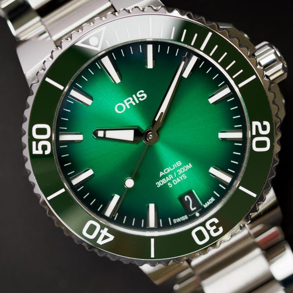 [WTS] Oris Aquis Date Calibre 400 | Stunning Sunray Green D…