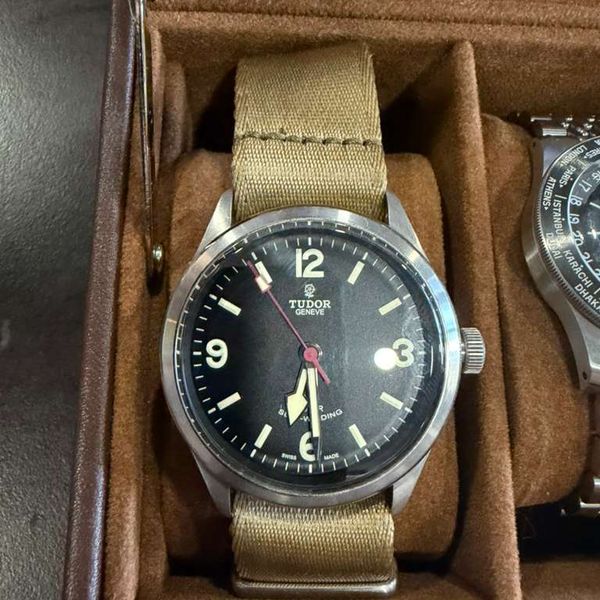 [WTS] Buy these so I can get a North Flag!