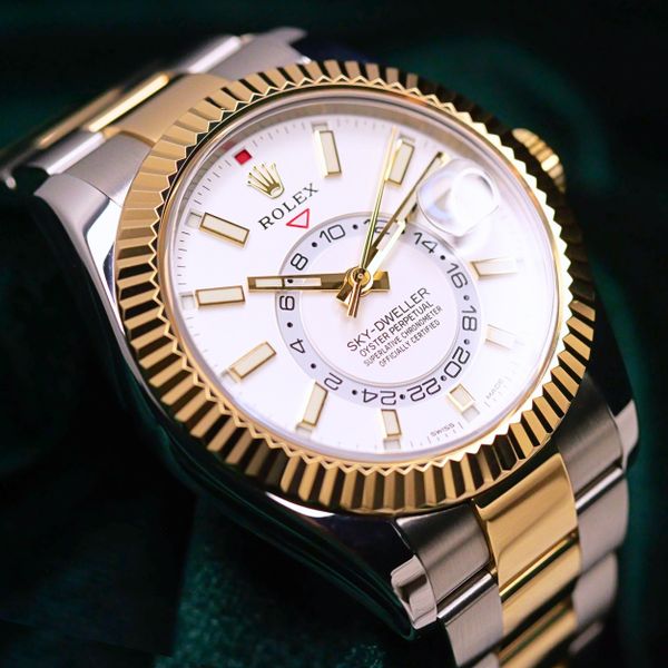 FSOT: Rolex Sky-Dweller White Dial Fluted Bezel Oyster Brac…