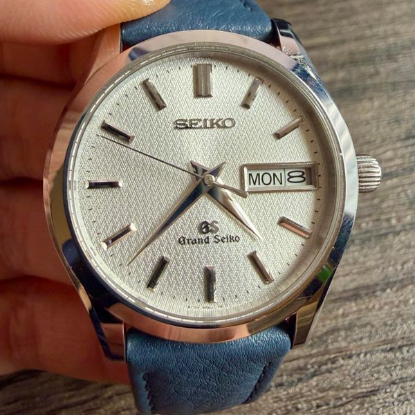 [WTS] Grand Seiko SBGT003 Day/Date | Neo-Vintage Dual-Logo …