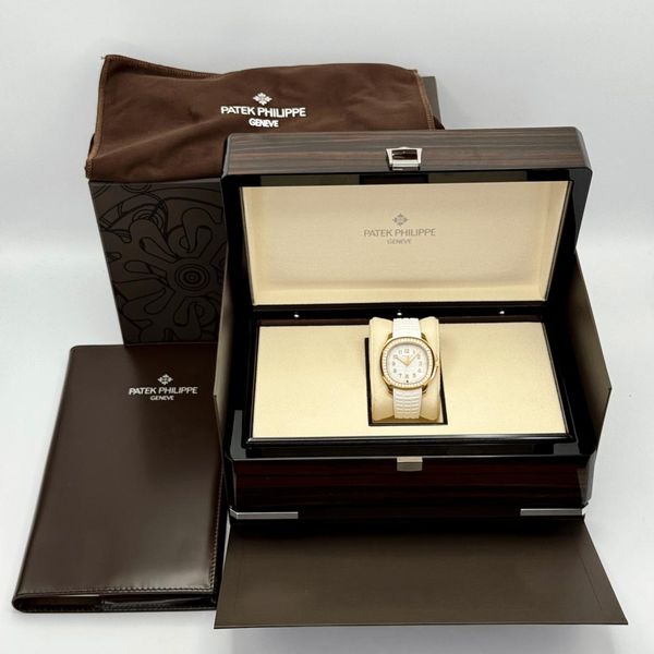 [WTS] 2022 Patek Philippe Aquanaut Luce Travel 5269/200R-00…