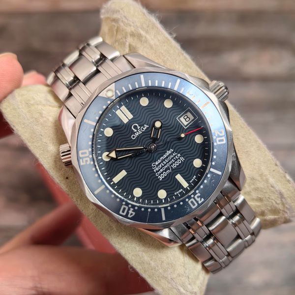 [WTS] Omega Seamaster 2551.80 36mm, 2 Original Bezel Insert…